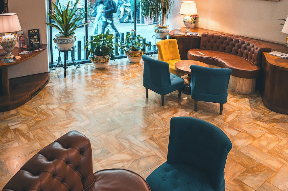 ホテル パラッツォ ベンチ 写真