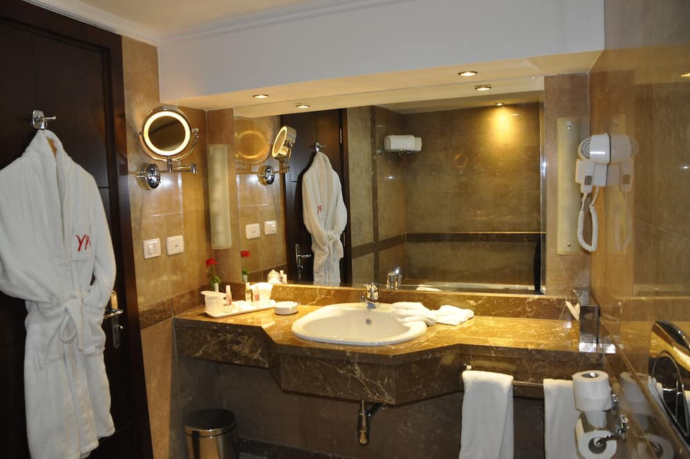 アラカン イータベ ルクソール ホテル 写真