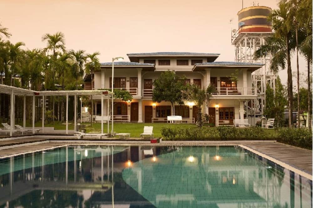 ミャンマー ライフ ホテル 写真