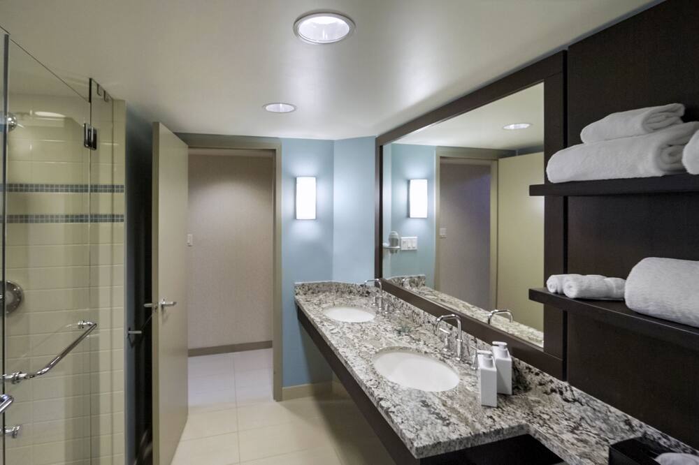 アーヴァ ホイッスラー ホテル 写真