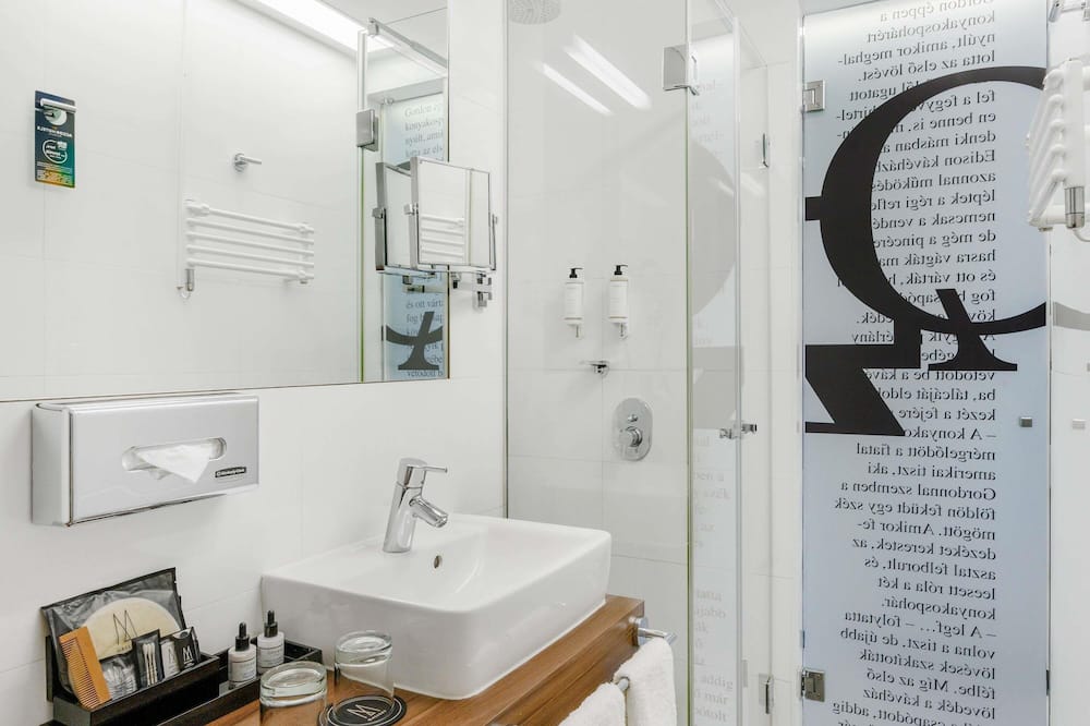 ネムゼティ ホテル ブダペスト エムギャラリー コレクション 写真