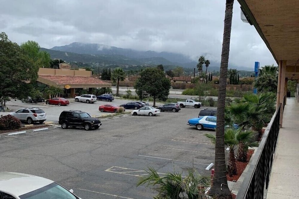 アメリカズ ベスト バリュー イン サウサンドオークス 写真