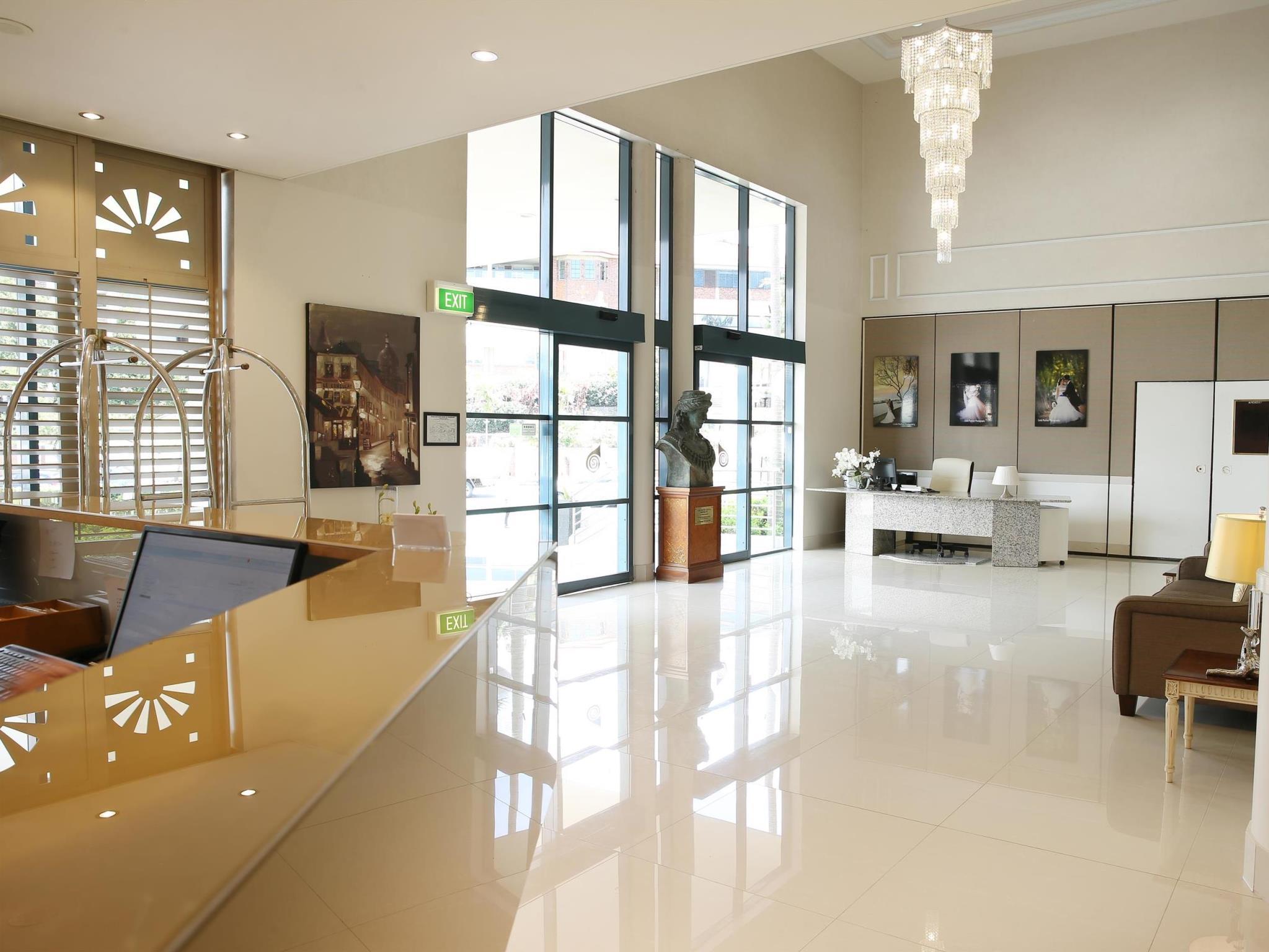 ホテル ダイアナ ウールーンガバ 写真