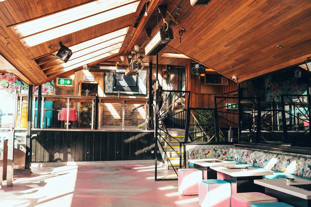 ラッセル コート ホテル 写真