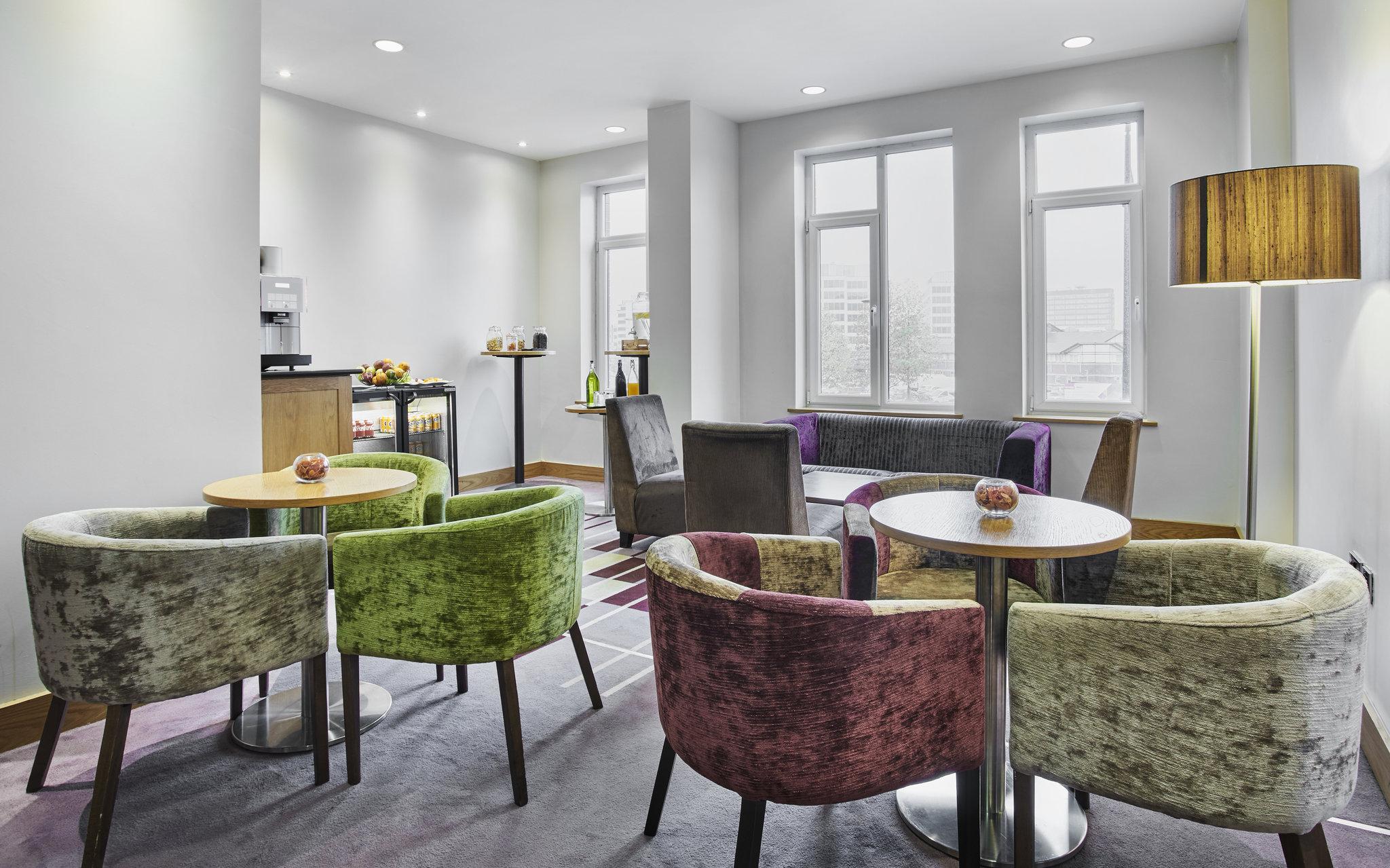 ジュリーズ イン スウィンドン 写真