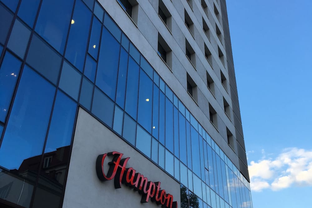 ハンプトン バイ ヒルトン ワルシャワ シティ センター 写真