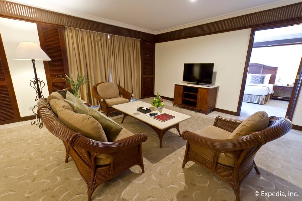 ウォーターフロント エアポート ホテル アンド カジノ マクタン 写真