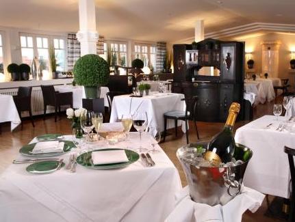 ホテル ビッショフスホフ アム ドム 写真