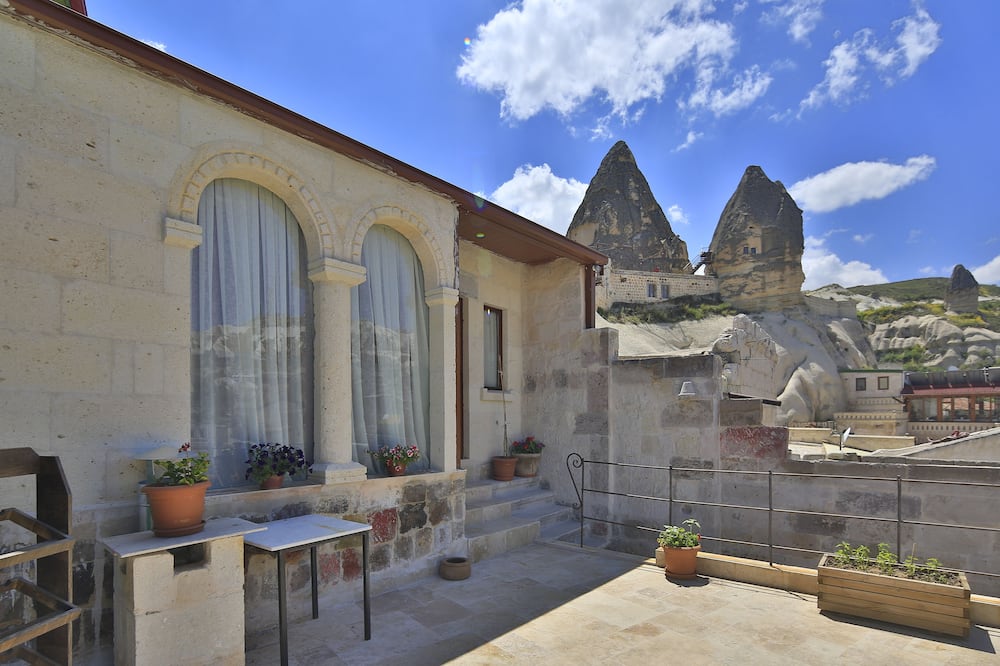 アレン ケイブ ホテル 写真