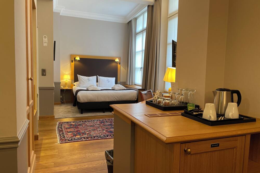 ホテル ル ディクセプティーム 写真