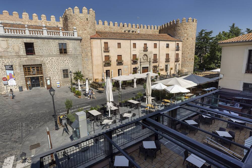 オスタル レスタウランテ プエルタ デル アルカサル 写真