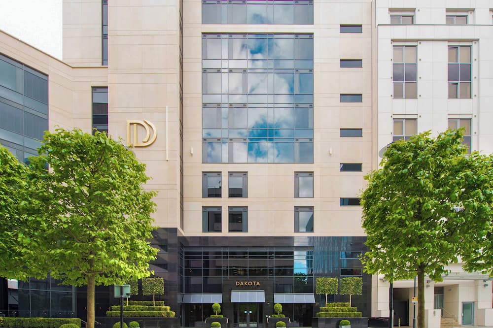 ダコタ リーズ 写真