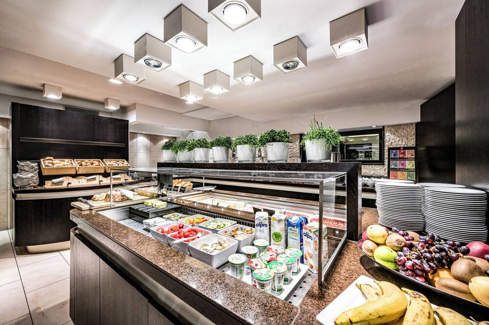 ホテル アルピナ ゼルデン アダルツ オンリー 写真