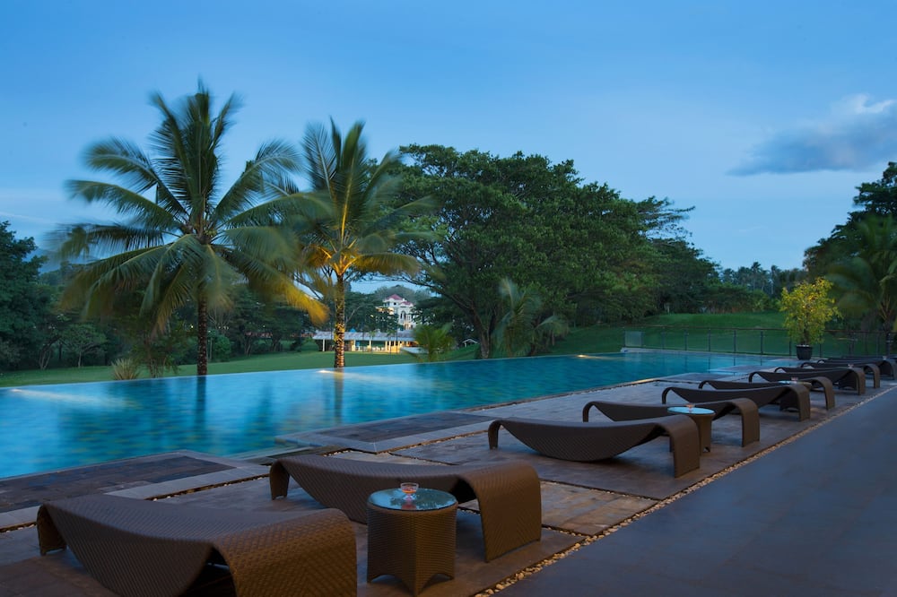 ノボテル マナド ゴルフ リゾート&コンベンション センター 写真