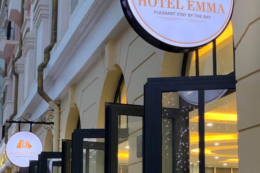 ホテル エマ 写真