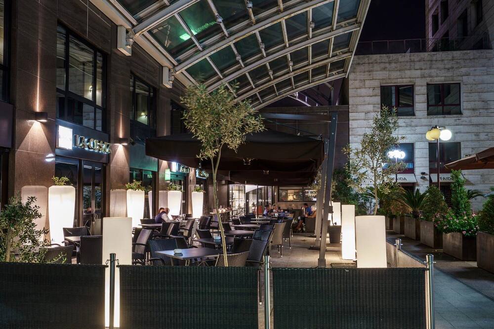 ホリデイ イン ナポリ バイ IHG 写真