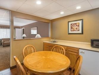 ラマダ ホテル & カンファレンス センター バイ ウィンダム ペーンツビル 写真