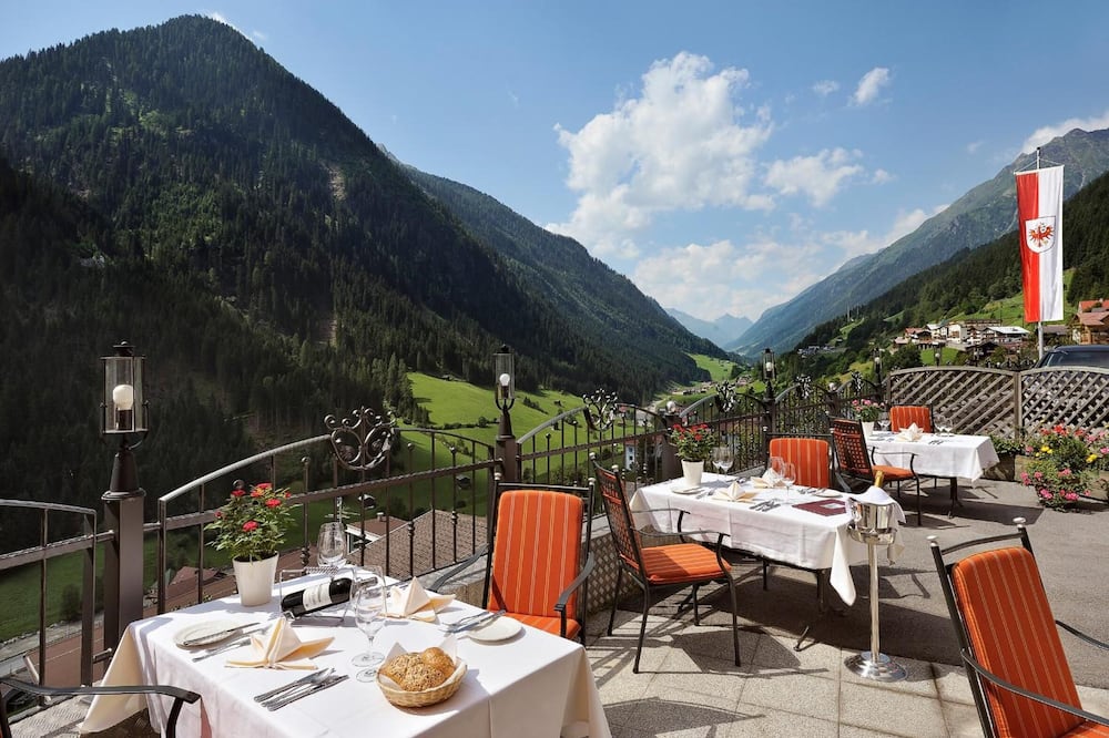 ホテル ポスト カップル 写真