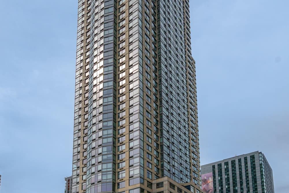 グローバル ラグジュアリー スイーツ アット メトロポリタン 写真