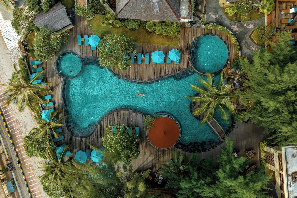 ヴィラ オンバク ホテル 写真