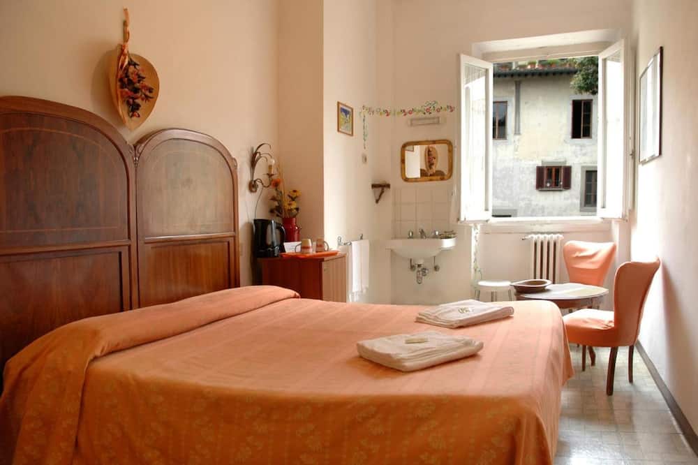 テル ダリ 写真