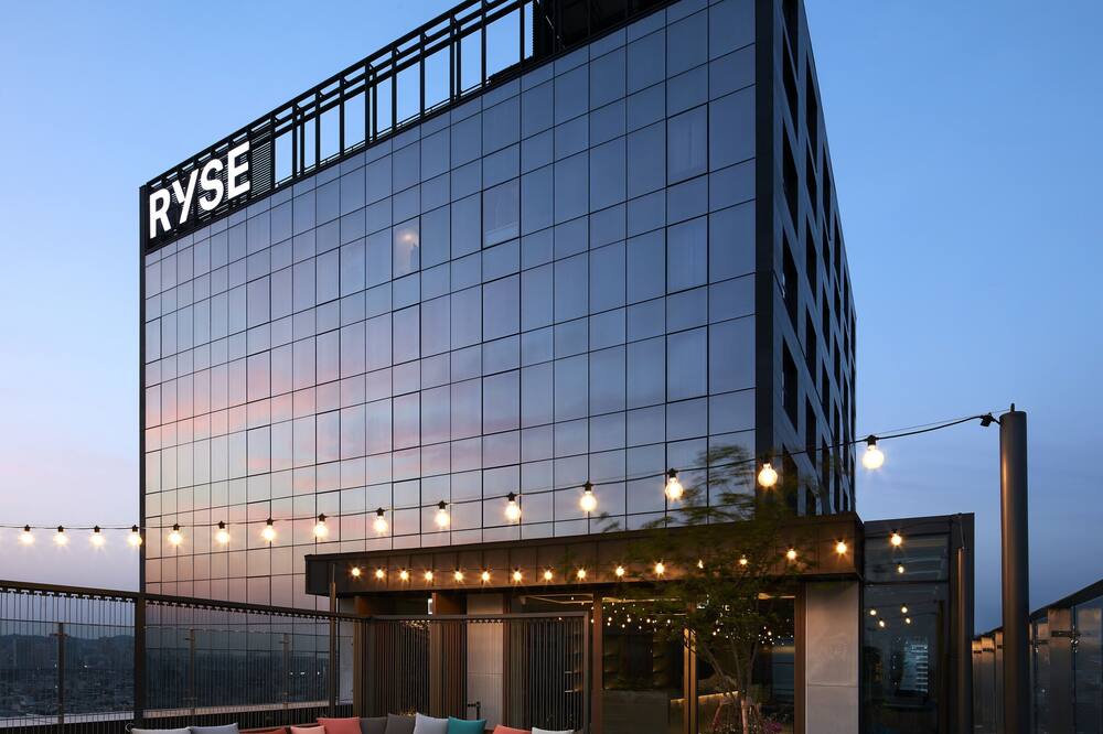 ライゼ、オートグラフ コレクション 写真