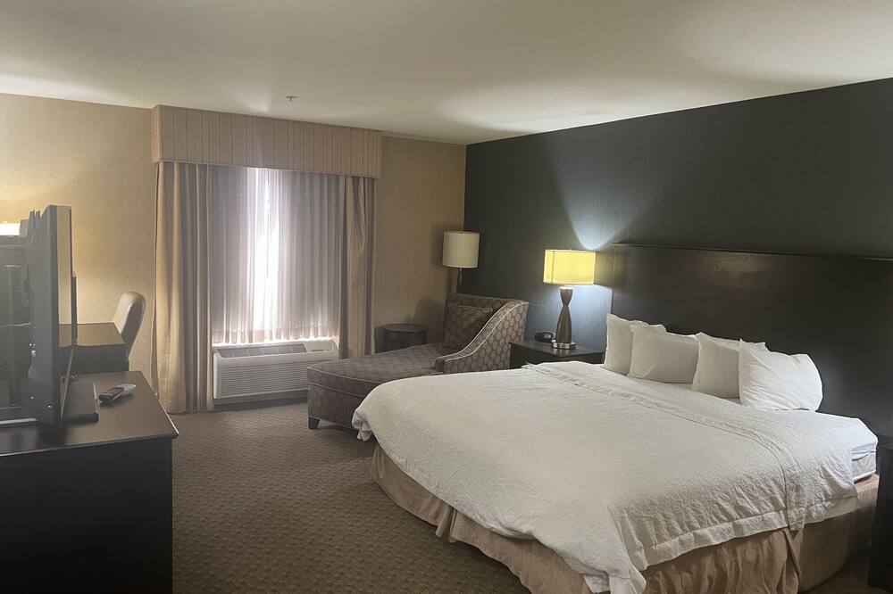 ハンプトン イン & スイーツ バーストウ 写真