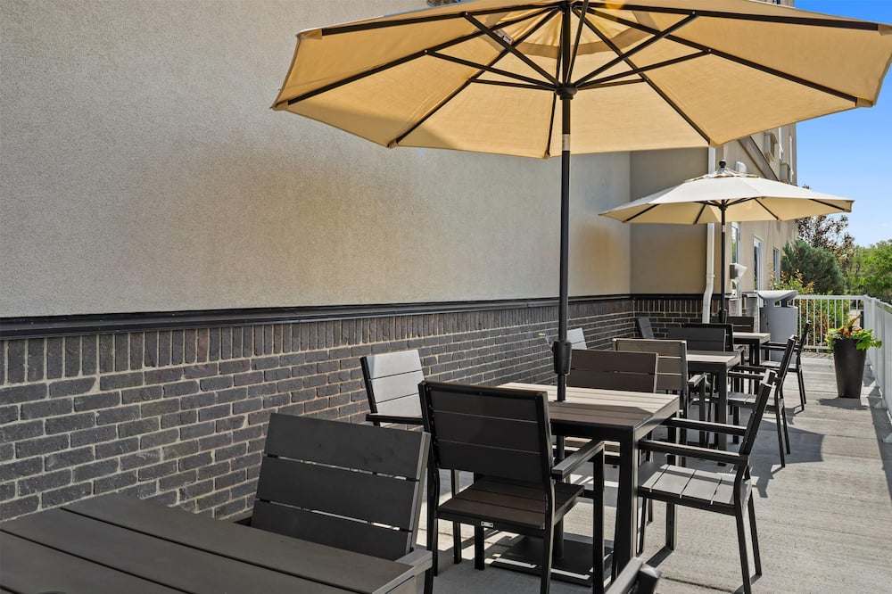 ラマダ バイ ウィンダム ドラムヘラー ホテル & スイーツ 写真