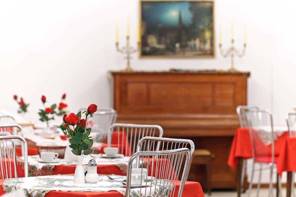 ホテル ヴィクトリア シェーンブルン 写真