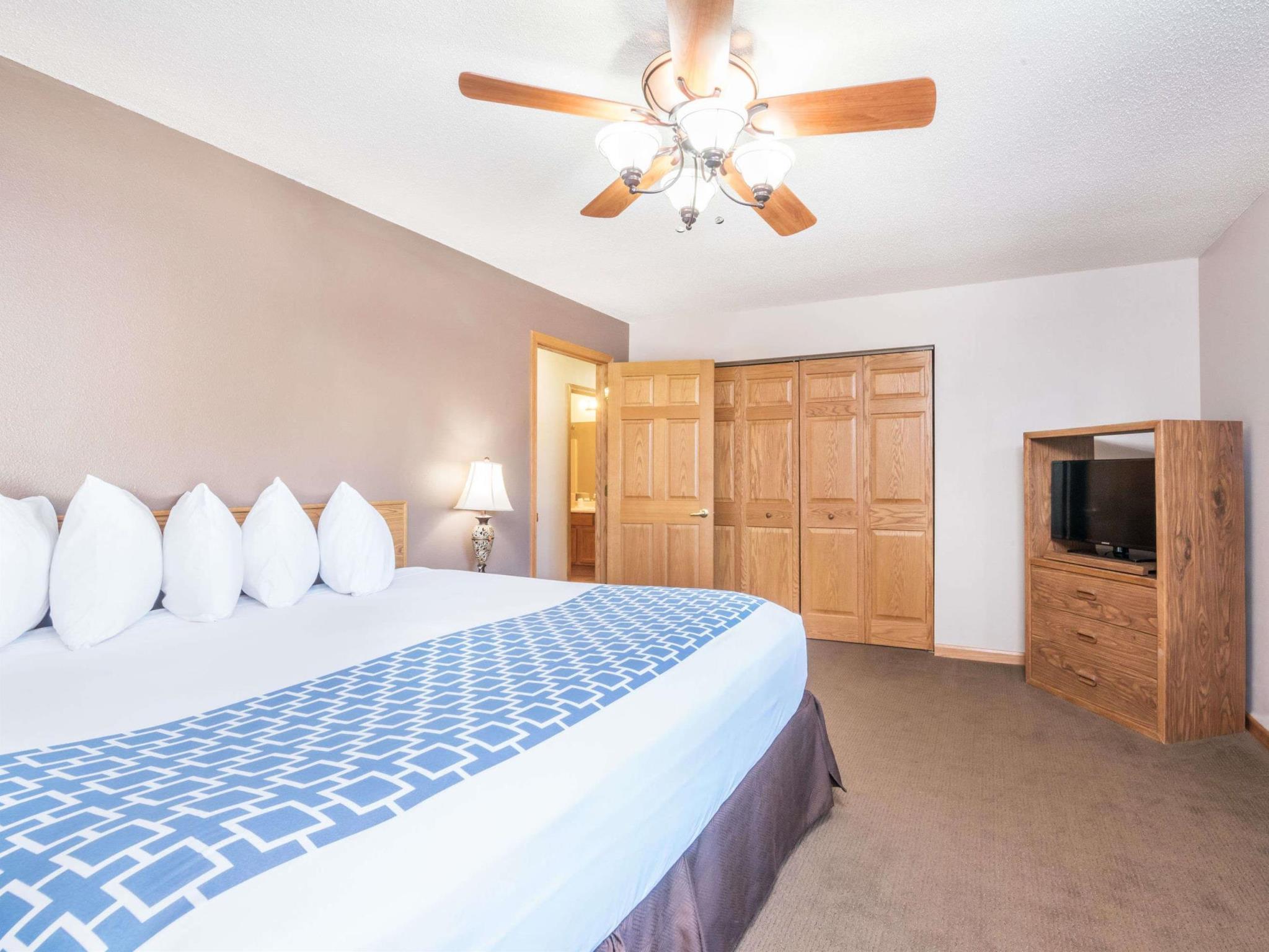 デイズ イン バイ ウィンダム スピアフィッシュ 写真