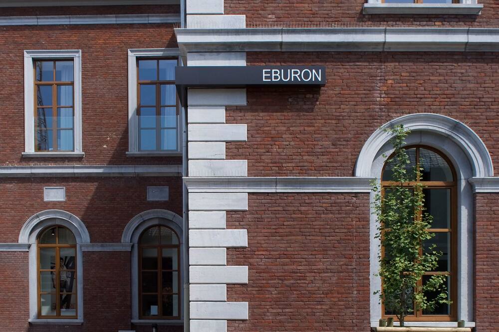 エブロン ホテル 写真