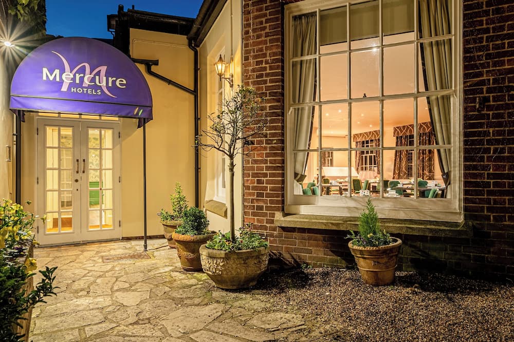 メルキュール ソールズベリー ホワイト ハート ホテル 写真