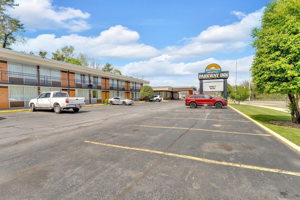 ブリストル パークウェイ イン 写真