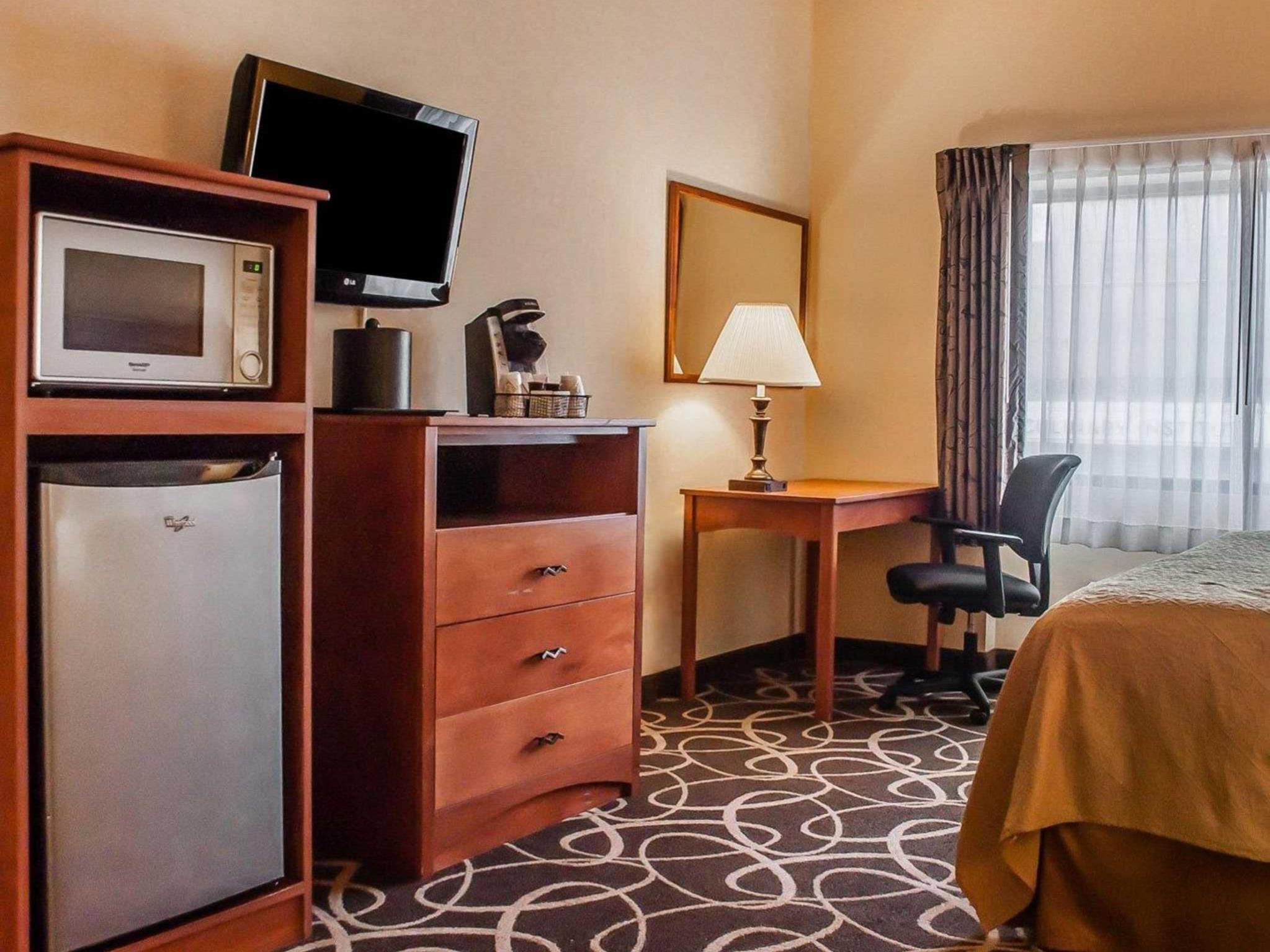 クオリティ ホテル & スイーツ アット ザ フォールズ 写真