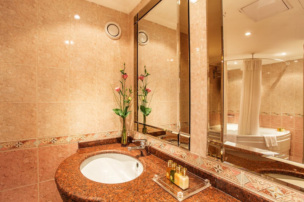 ラマダ バイ ウインダム ソフィア シティ センター 写真