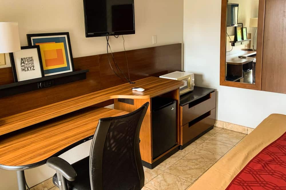 ラグジュアリー イン & スイーツ フォレスト シティ 写真