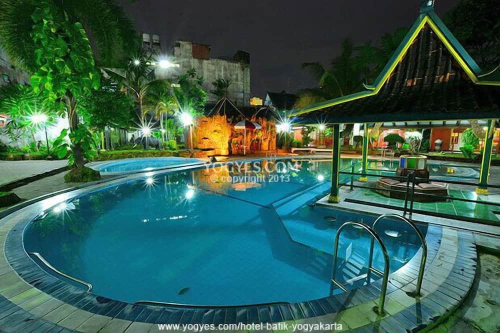 ホテル バティック ジョグジャカルタ 写真