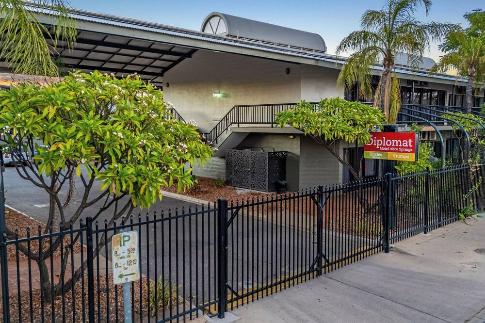 ディプロマット ホテル アリス スプリングス 写真