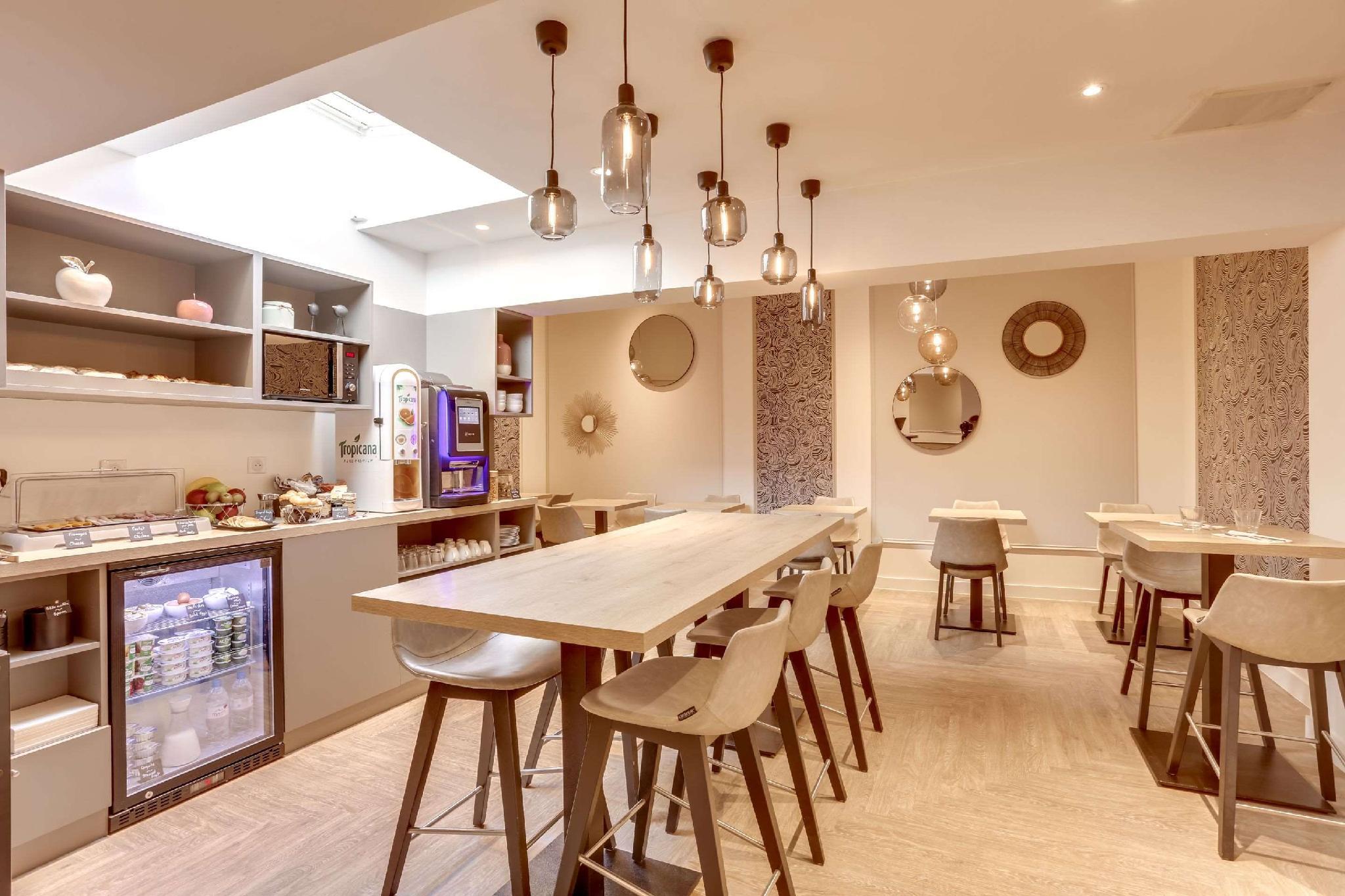 ホテル クルセーヌ 写真