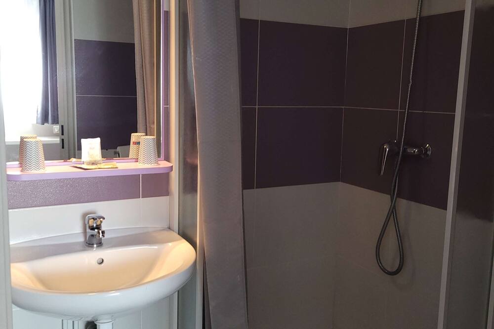 キリヤード デイレクト アルル 写真