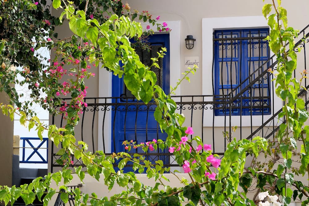 キクラドニシア トラディショナル セトルメント 写真