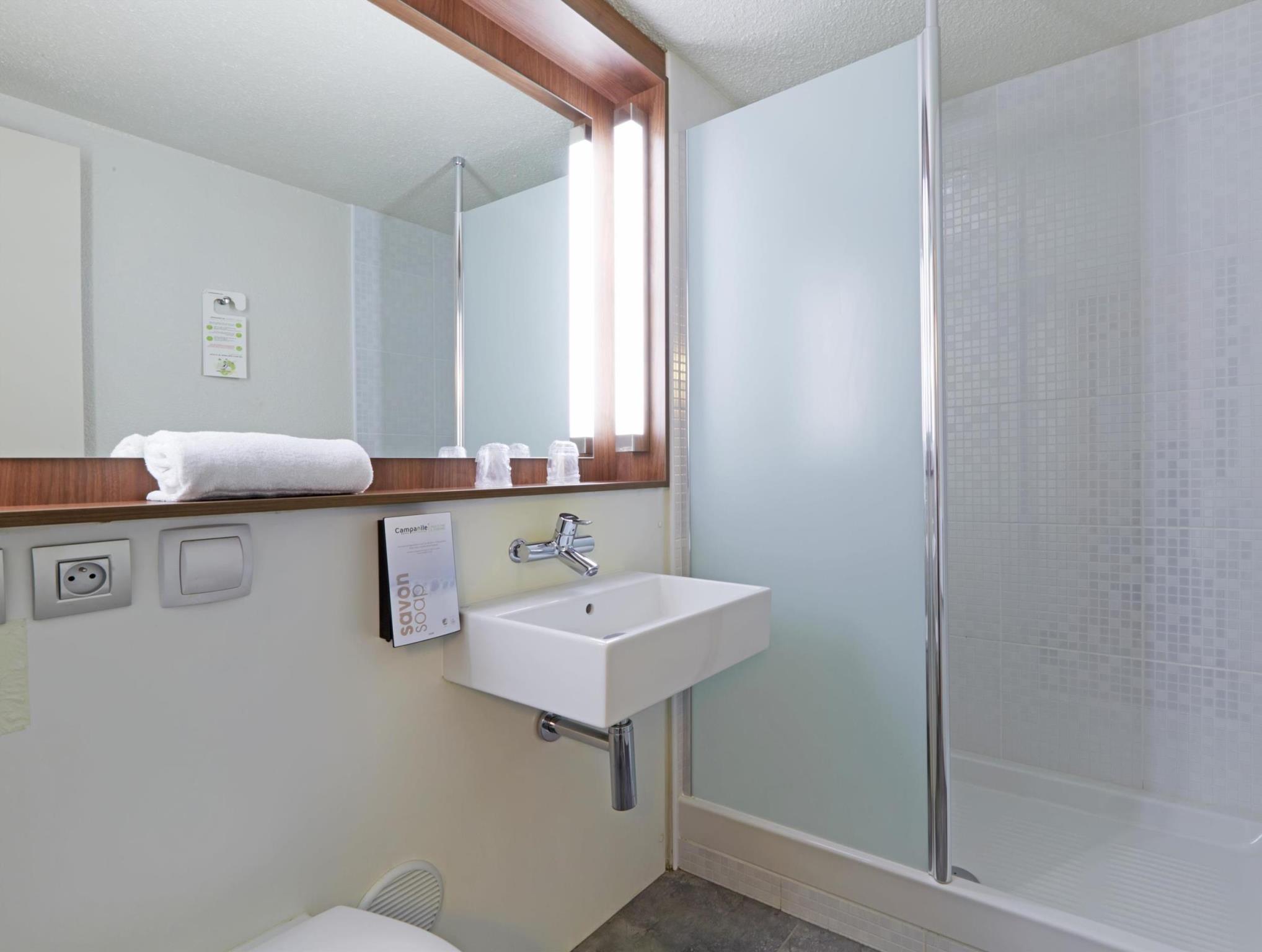 CAMPANILE LE MANS EST 写真