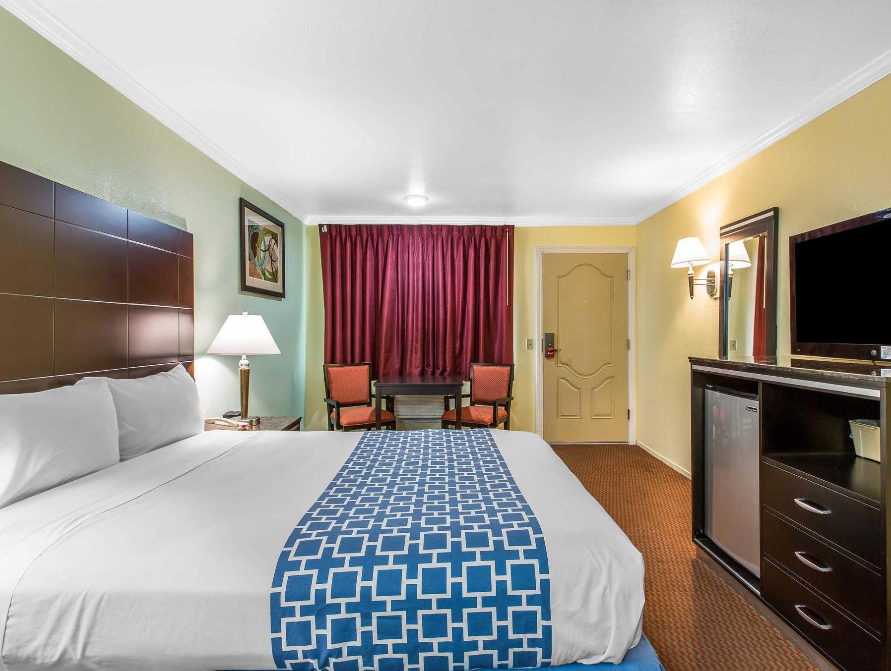 モロー ベイ ビーチ イン 写真