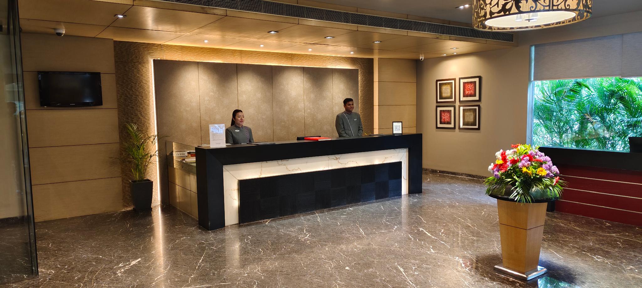 ロイヤル オーキッド セントラル アコタ ヴァドダラ 写真