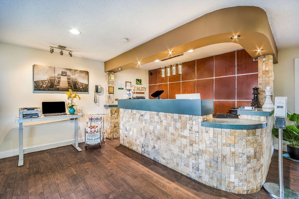 クオリティ イン コロンビア エアポート 写真