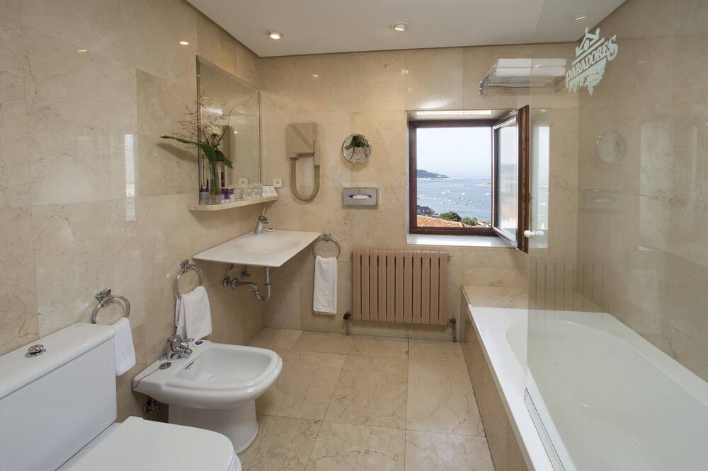 パラドール デ オンダリビア 写真