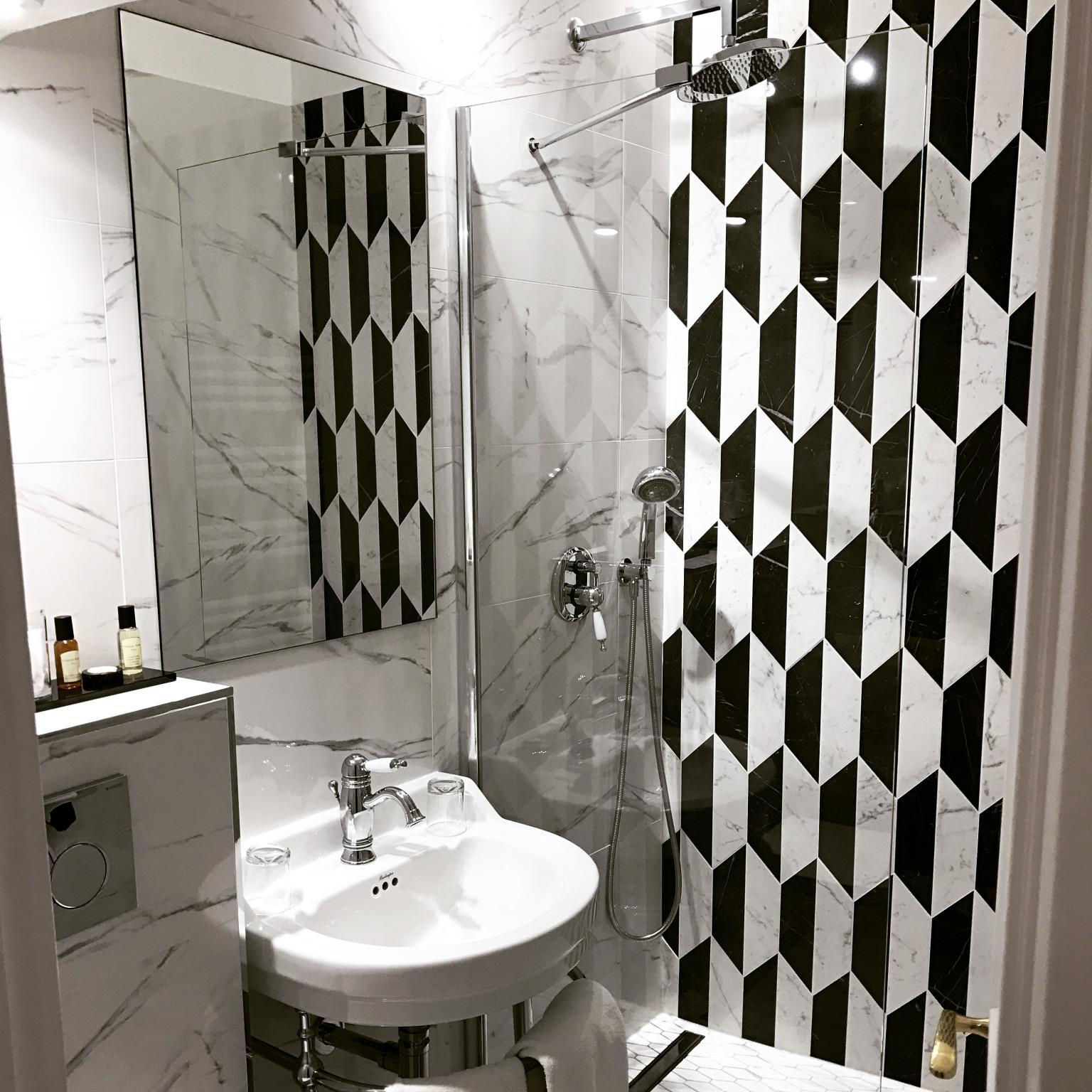 ラトゥール モーブルグ ホテル 写真