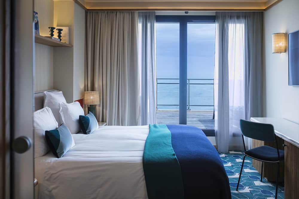 ホテル ル カフェ ド パリ 写真