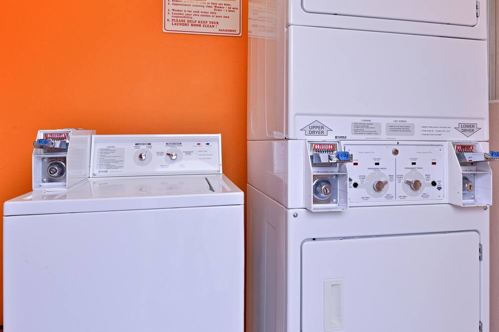 アメリカズ ベスト バリュー イン ユージーン 写真