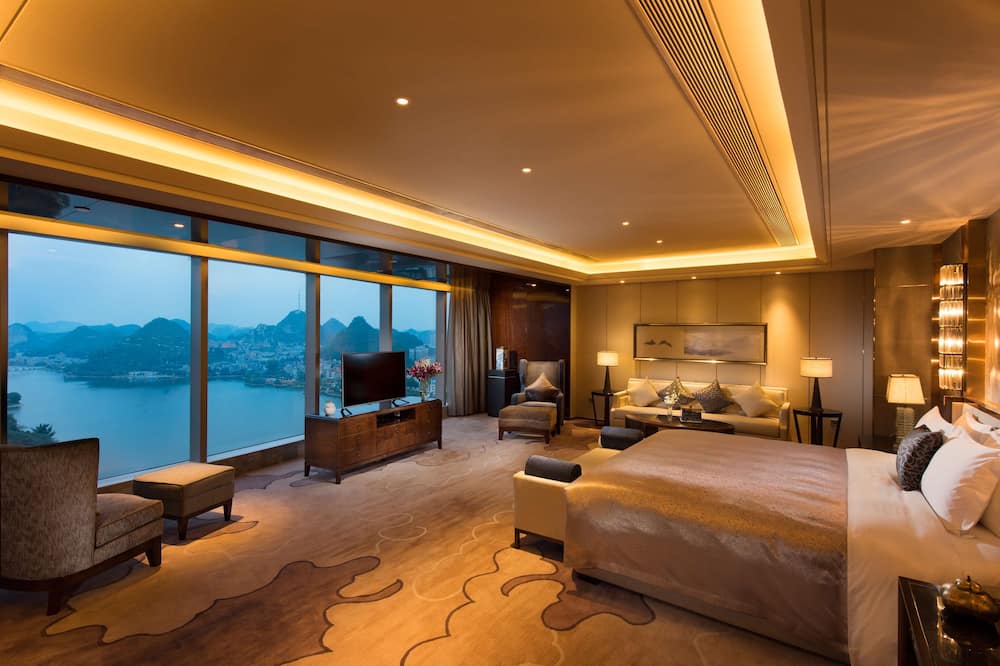 ダブルツリー バイ ヒルトン アンシュン 写真